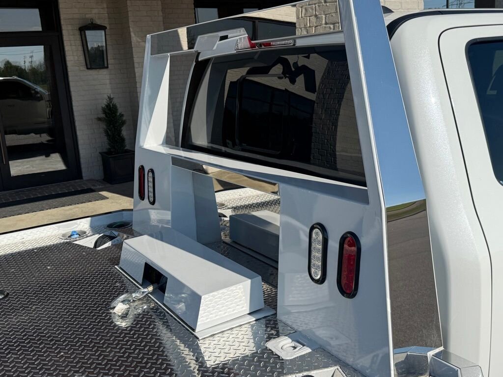 2024 Ford F-450 Super Duty Platinum DRW - Photo 19 - Martin, TN 38237