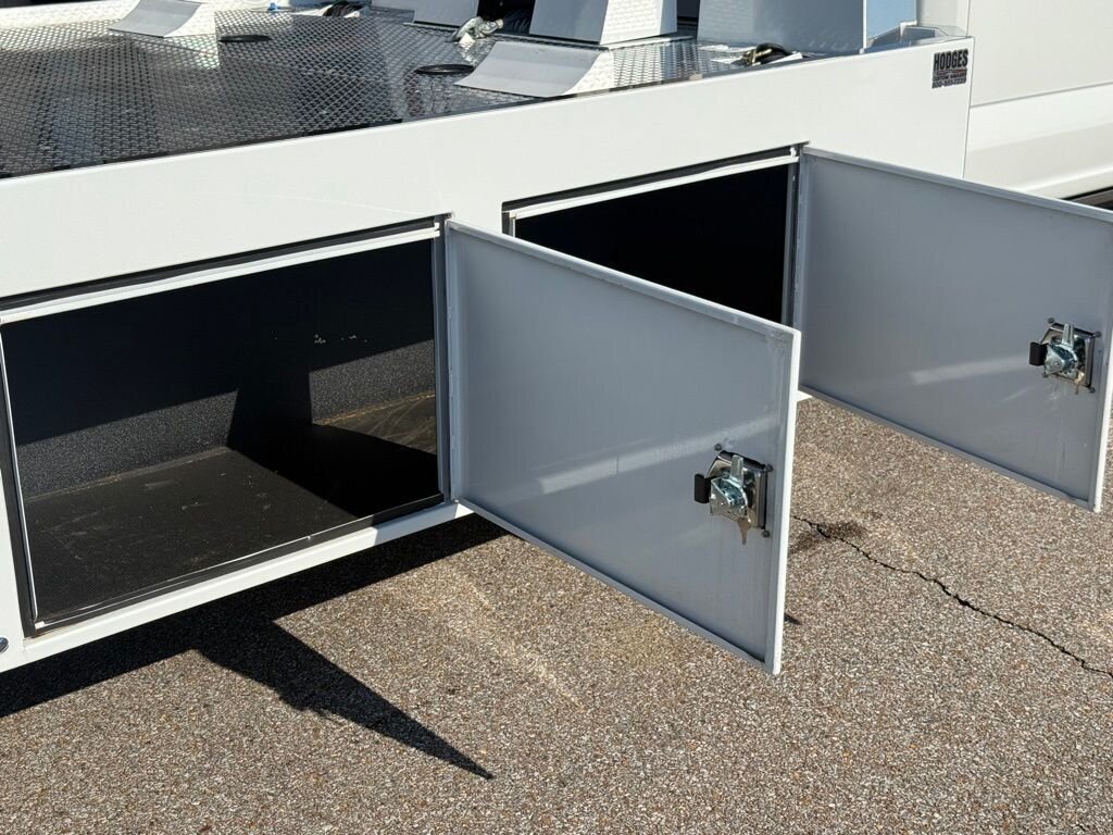 2024 Ford F-450 Super Duty Platinum DRW - Photo 22 - Martin, TN 38237