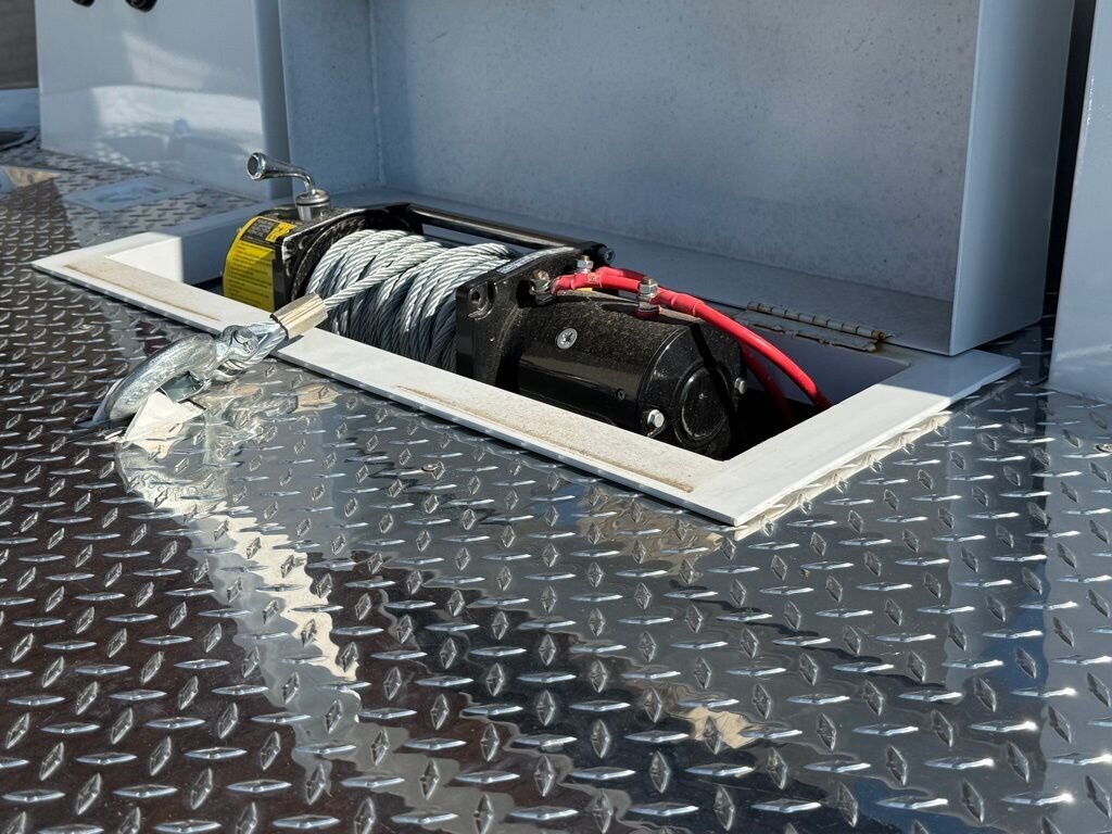 2024 Ford F-450 Super Duty Platinum DRW - Photo 18 - Martin, TN 38237