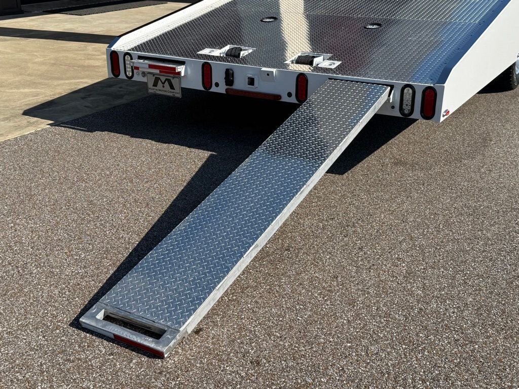 2024 Ford F-450 Super Duty Platinum DRW - Photo 11 - Martin, TN 38237