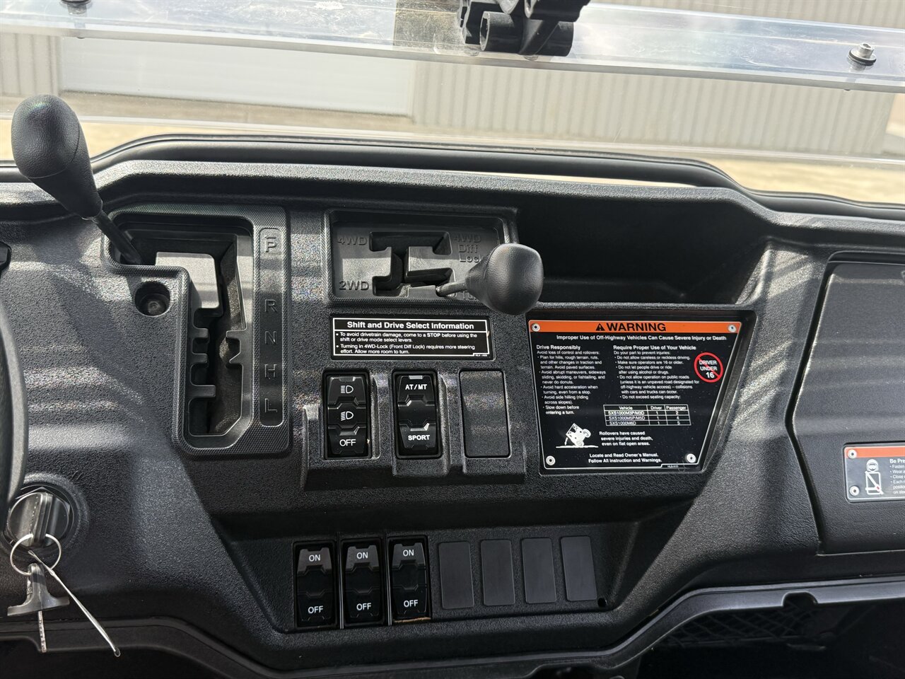 2024 Honda Pioneer 1000-5 Deluxe   - Photo 13 - Martin, TN 38237