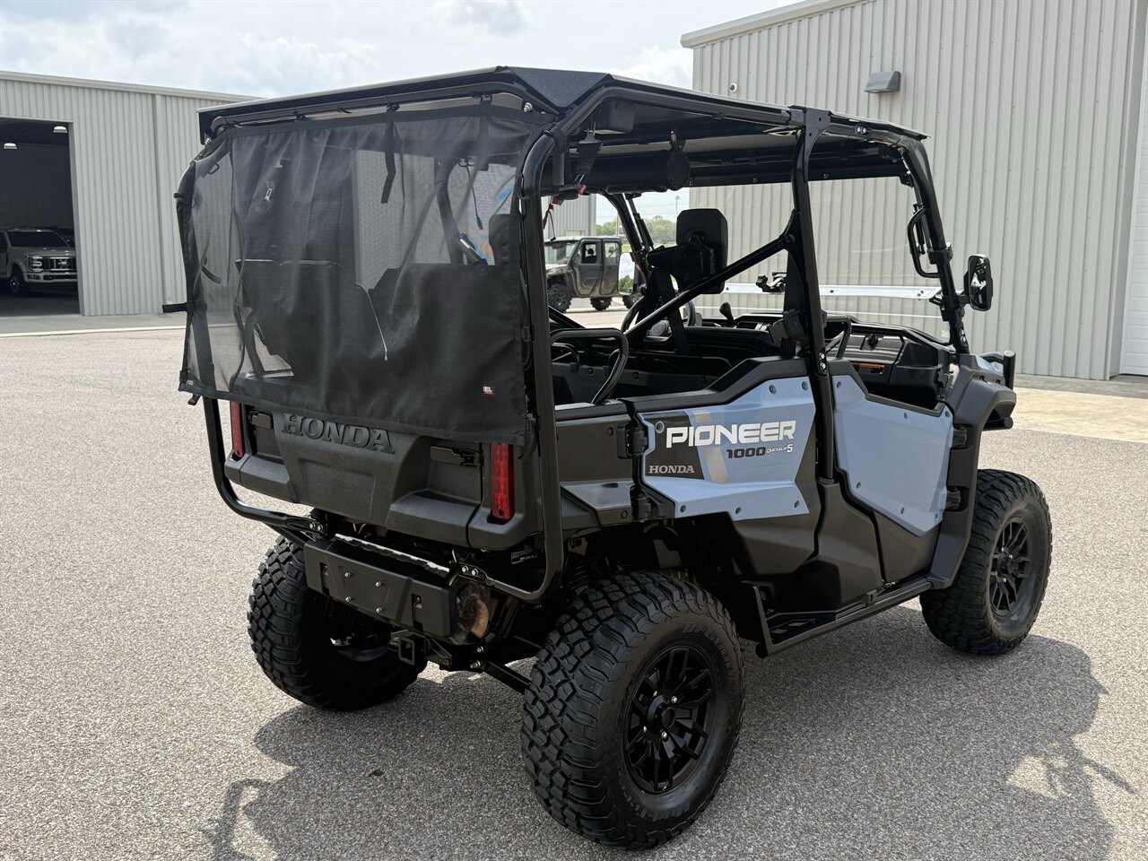 2024 Honda Pioneer 1000-5 Deluxe   - Photo 7 - Martin, TN 38237