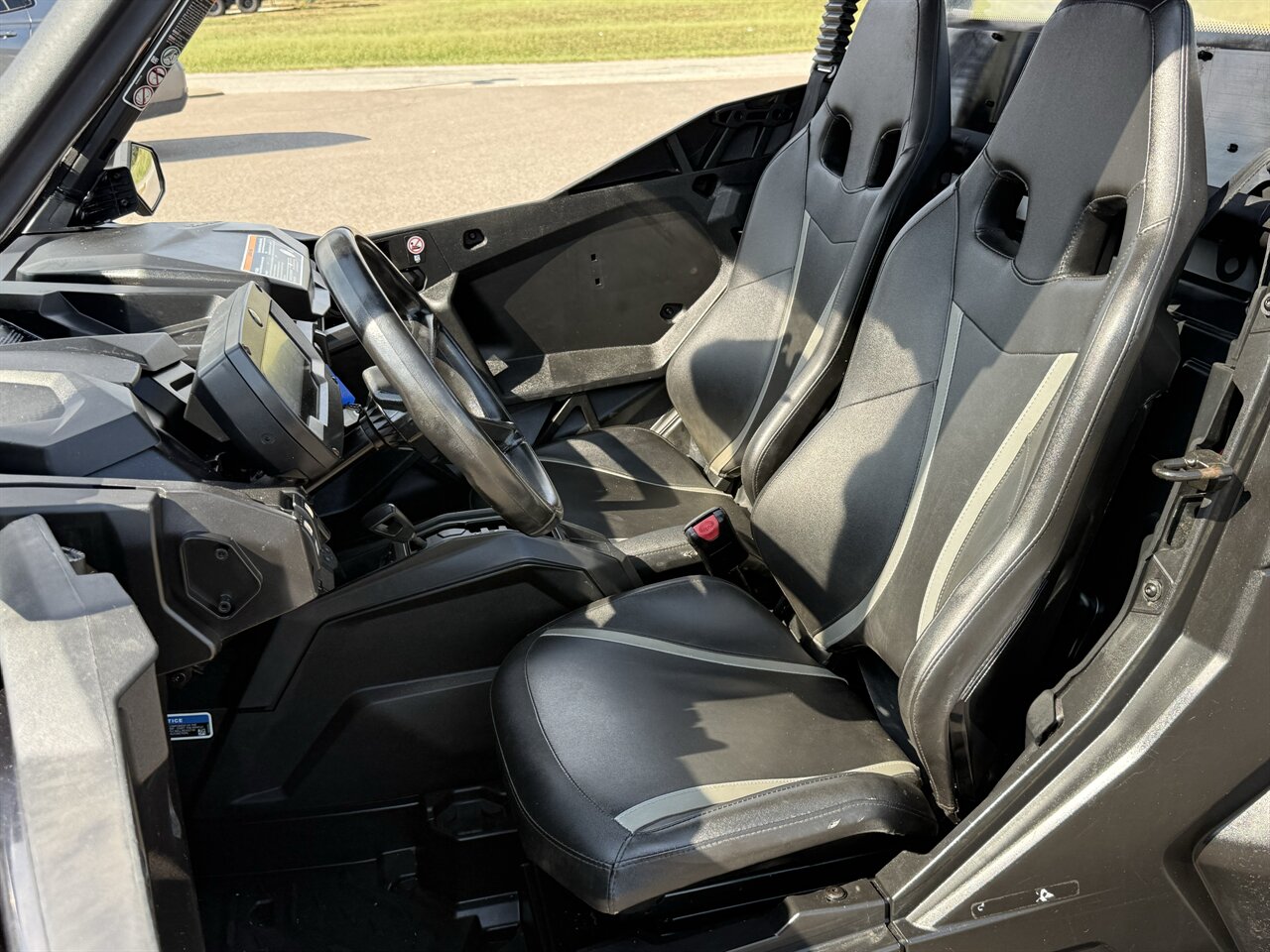 2021 Can-Am Commander XT 1000R - Photo 11 - Martin, TN 38237
