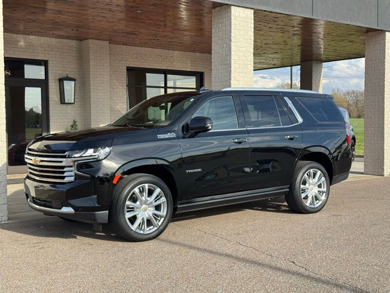 2023 Chevrolet Tahoe High Country   - Photo 4 - Martin, TN 38237