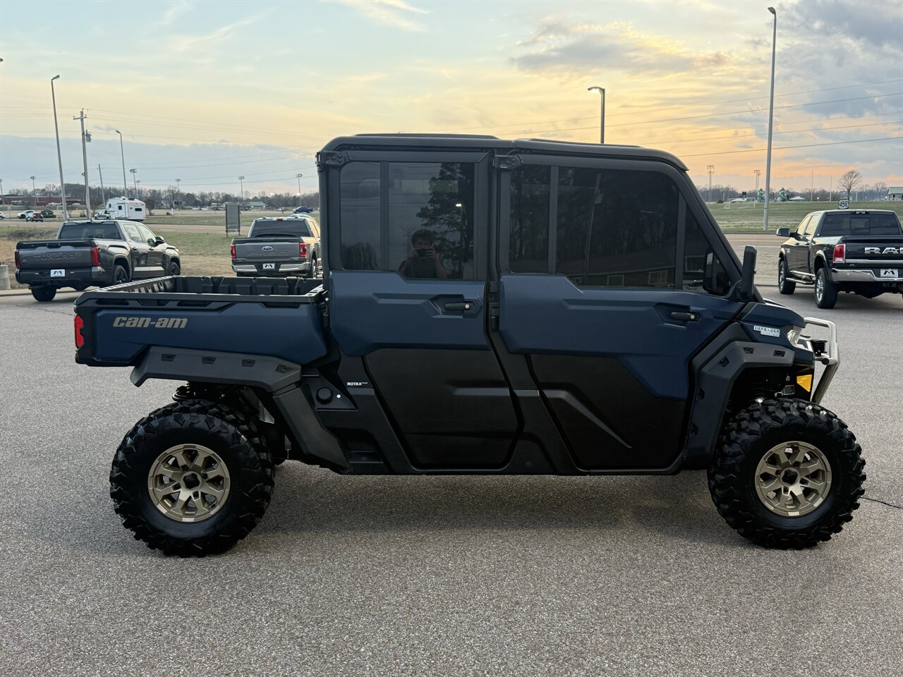 2025 Can-Am Defender MAX Limited HD10   - Photo 8 - Martin, TN 38237