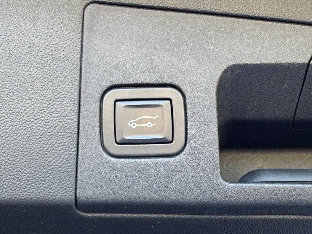 2017 Cadillac XT5 Premium Luxury   - Photo 37 - Martin, TN 38237