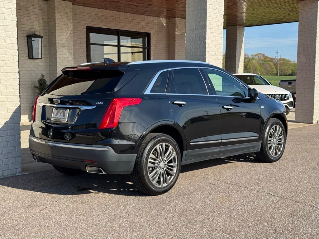 2017 Cadillac XT5 Premium Luxury   - Photo 11 - Martin, TN 38237