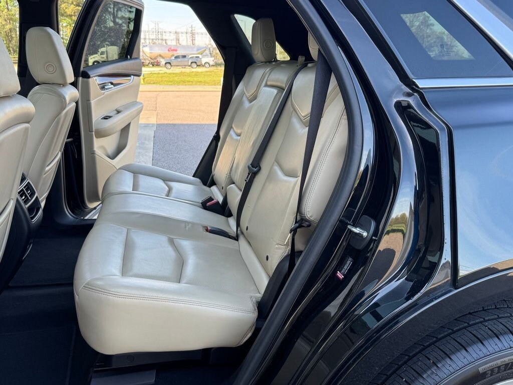 2017 Cadillac XT5 Premium Luxury   - Photo 34 - Martin, TN 38237