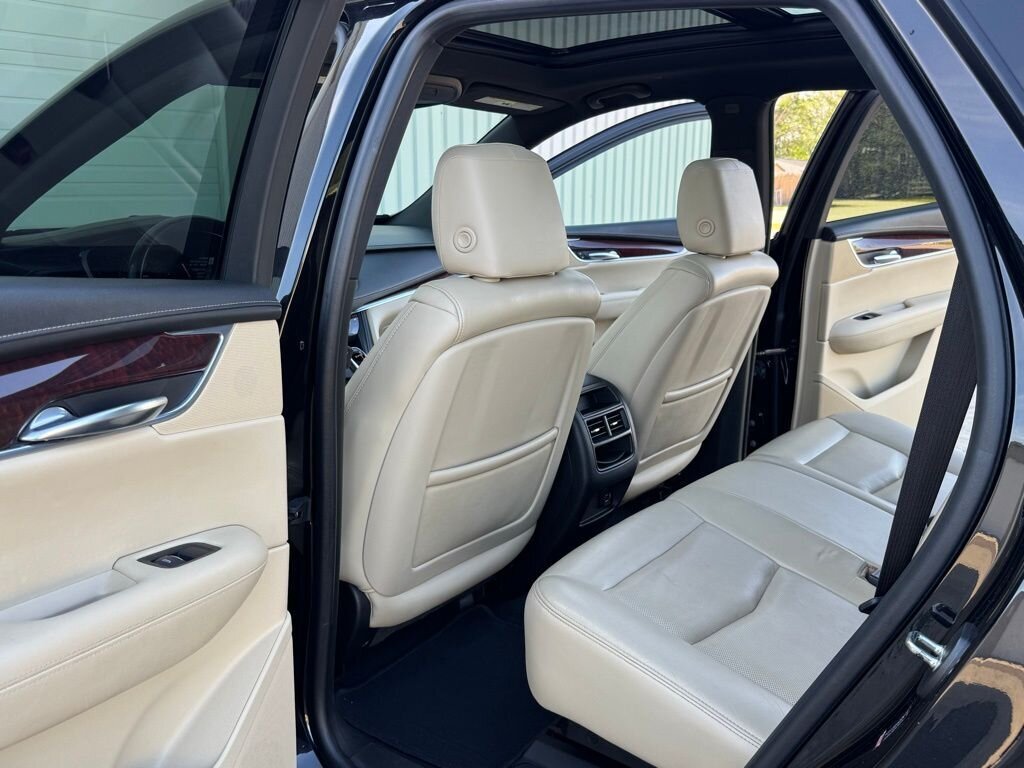 2017 Cadillac XT5 Premium Luxury   - Photo 33 - Martin, TN 38237