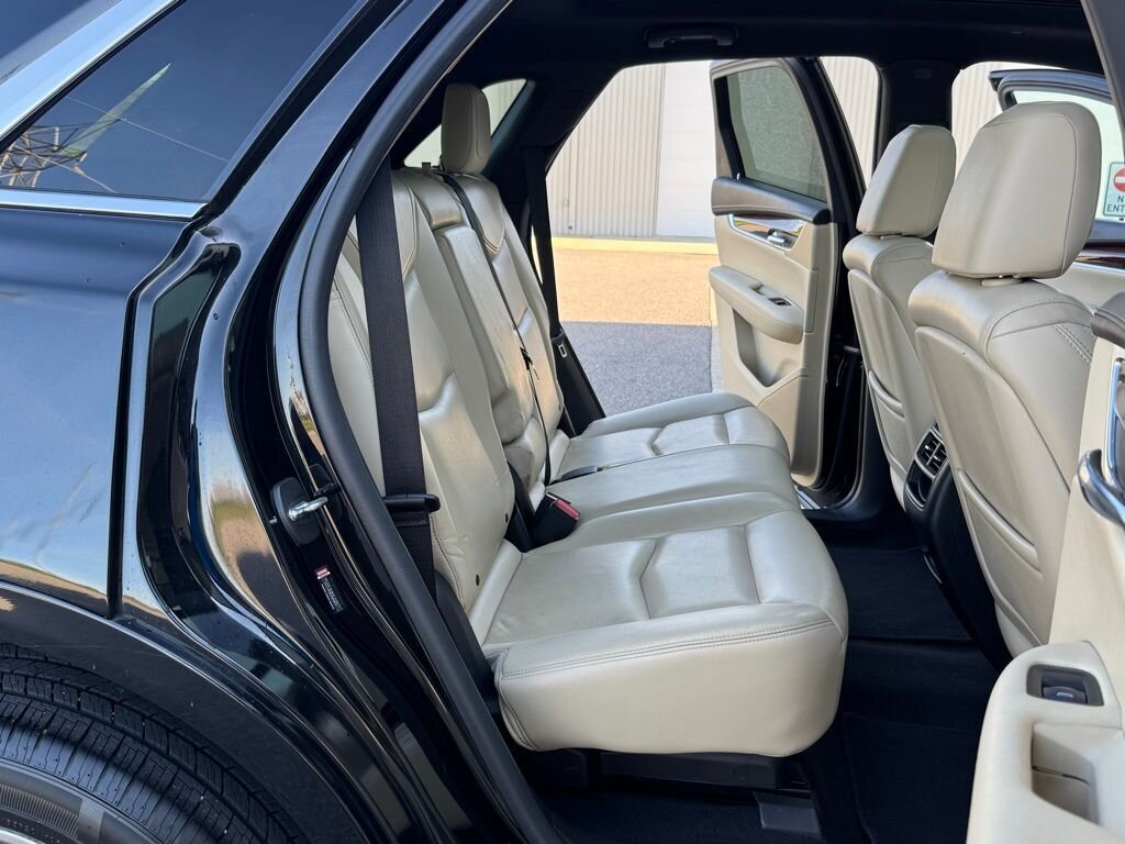 2017 Cadillac XT5 Premium Luxury   - Photo 39 - Martin, TN 38237