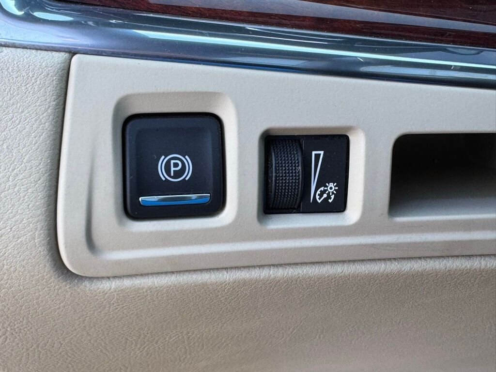 2017 Cadillac XT5 Premium Luxury   - Photo 28 - Martin, TN 38237