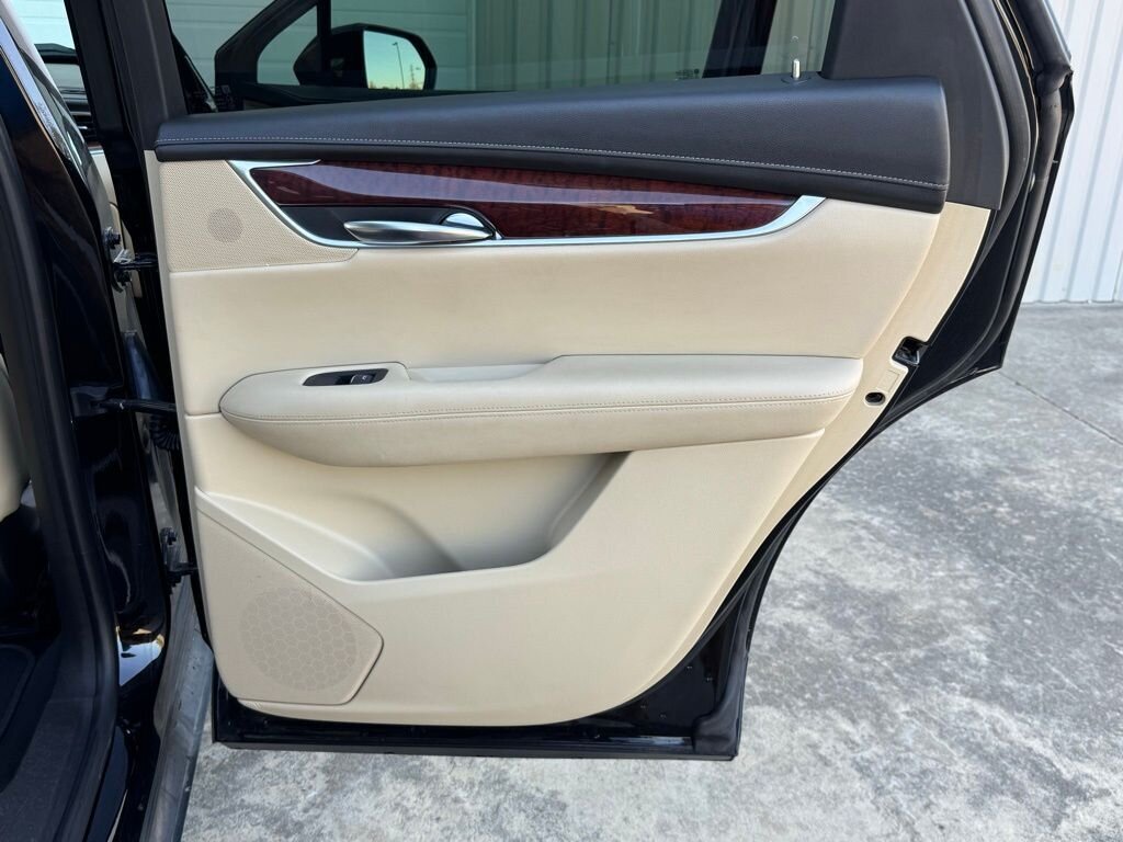 2017 Cadillac XT5 Premium Luxury   - Photo 40 - Martin, TN 38237