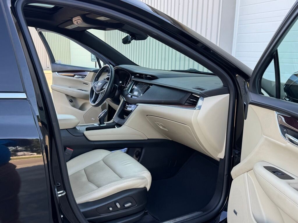 2017 Cadillac XT5 Premium Luxury   - Photo 41 - Martin, TN 38237