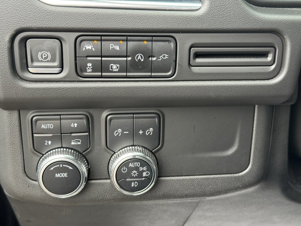 2022 GMC Yukon SLT - Photo 33 - Martin, TN 38237