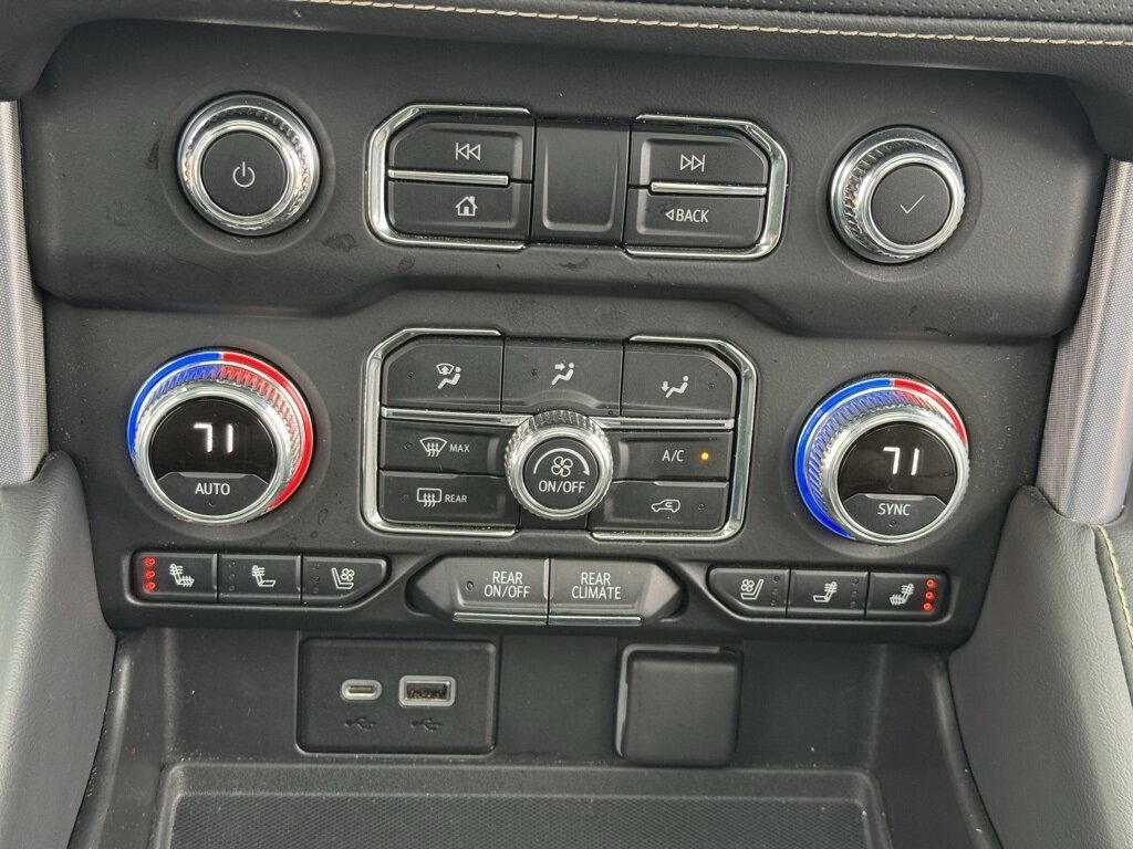 2022 GMC Yukon SLT - Photo 29 - Martin, TN 38237