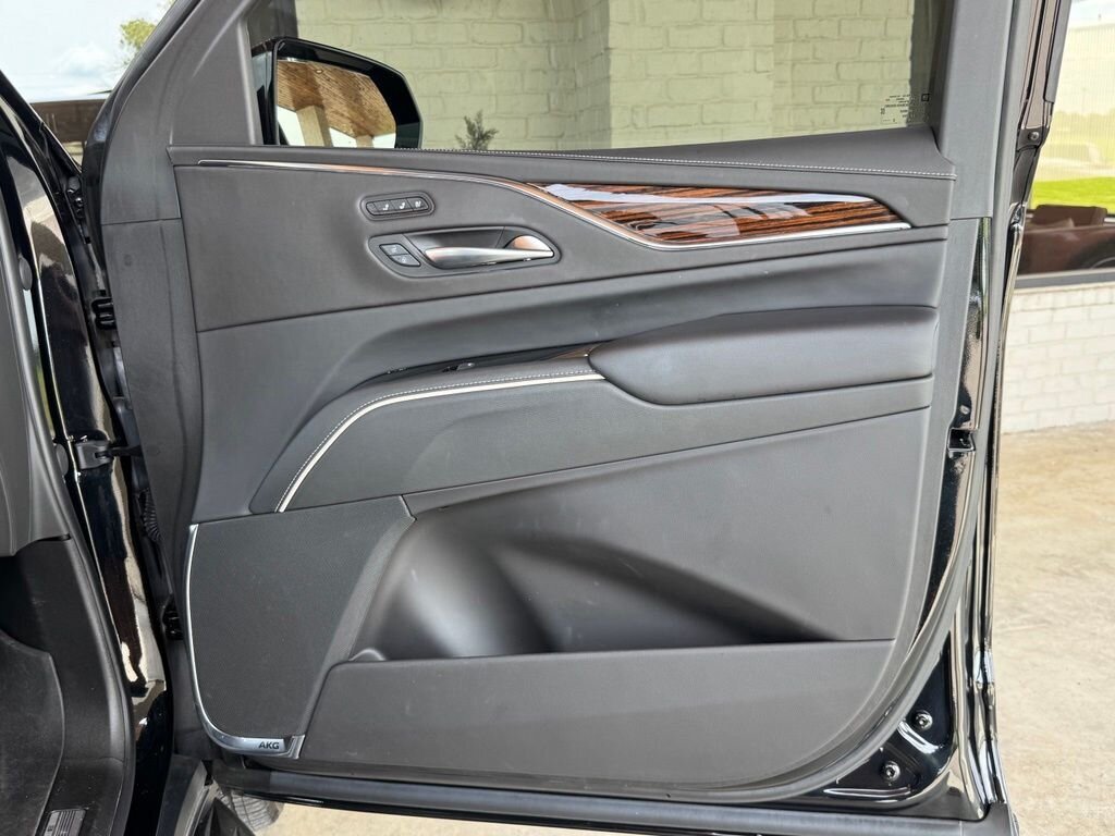 2023 Cadillac Escalade Premium Luxury   - Photo 50 - Martin, TN 38237