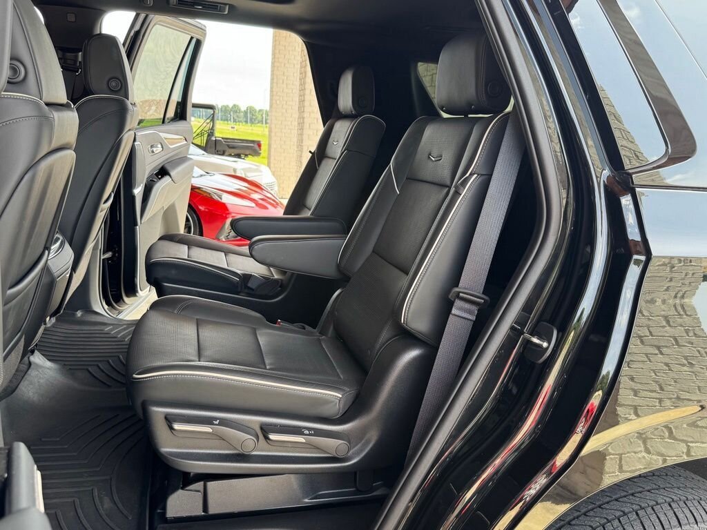 2023 Cadillac Escalade Premium Luxury   - Photo 40 - Martin, TN 38237