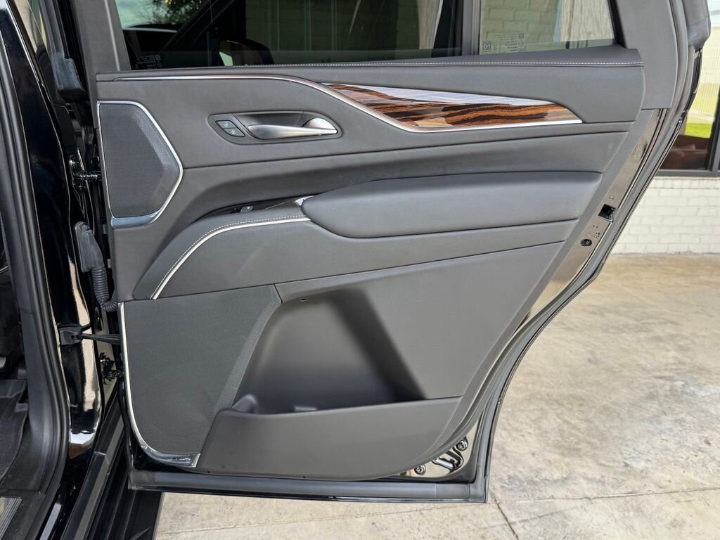 2023 Cadillac Escalade Premium Luxury   - Photo 47 - Martin, TN 38237