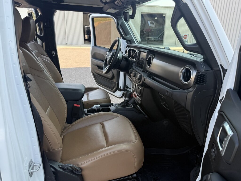 2020 Jeep Gladiator Rubicon photo 40
