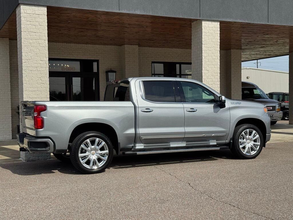 2024 Chevrolet Silverado 1500 High Country   - Photo 15 - Martin, TN 38237