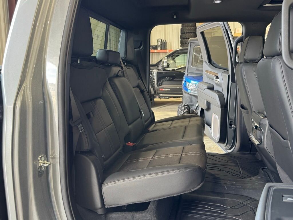 2024 Chevrolet Silverado 1500 High Country   - Photo 43 - Martin, TN 38237