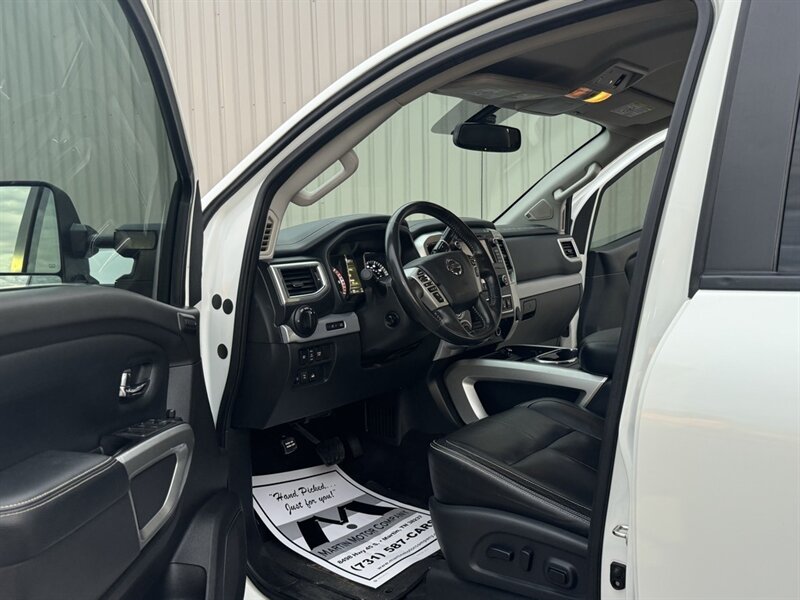 2018 Nissan Titan XD PRO-4X   - Photo 2 - Martin, TN 38237