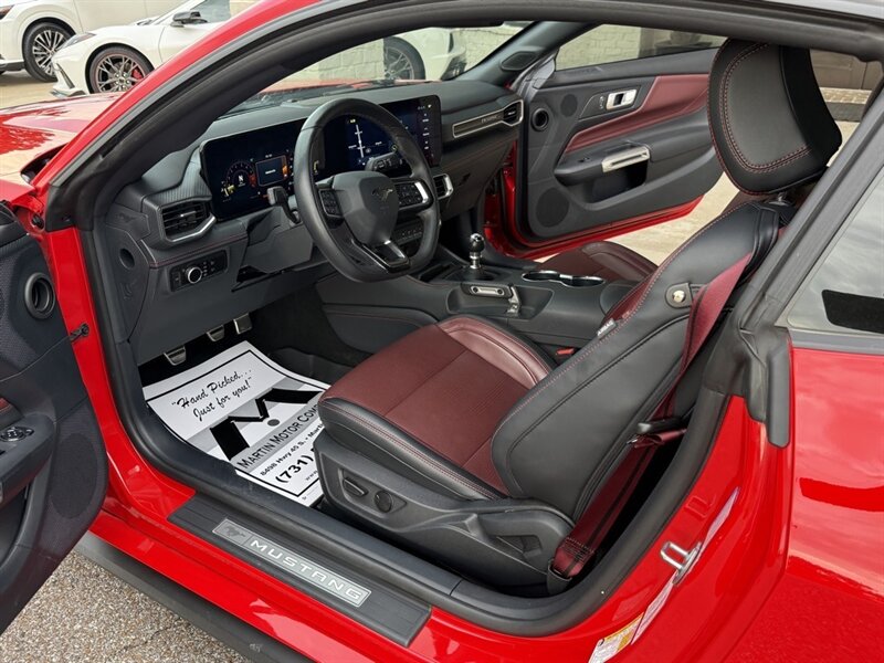 2024 Ford Mustang GT Premium - Photo 2 - Martin, TN 38237