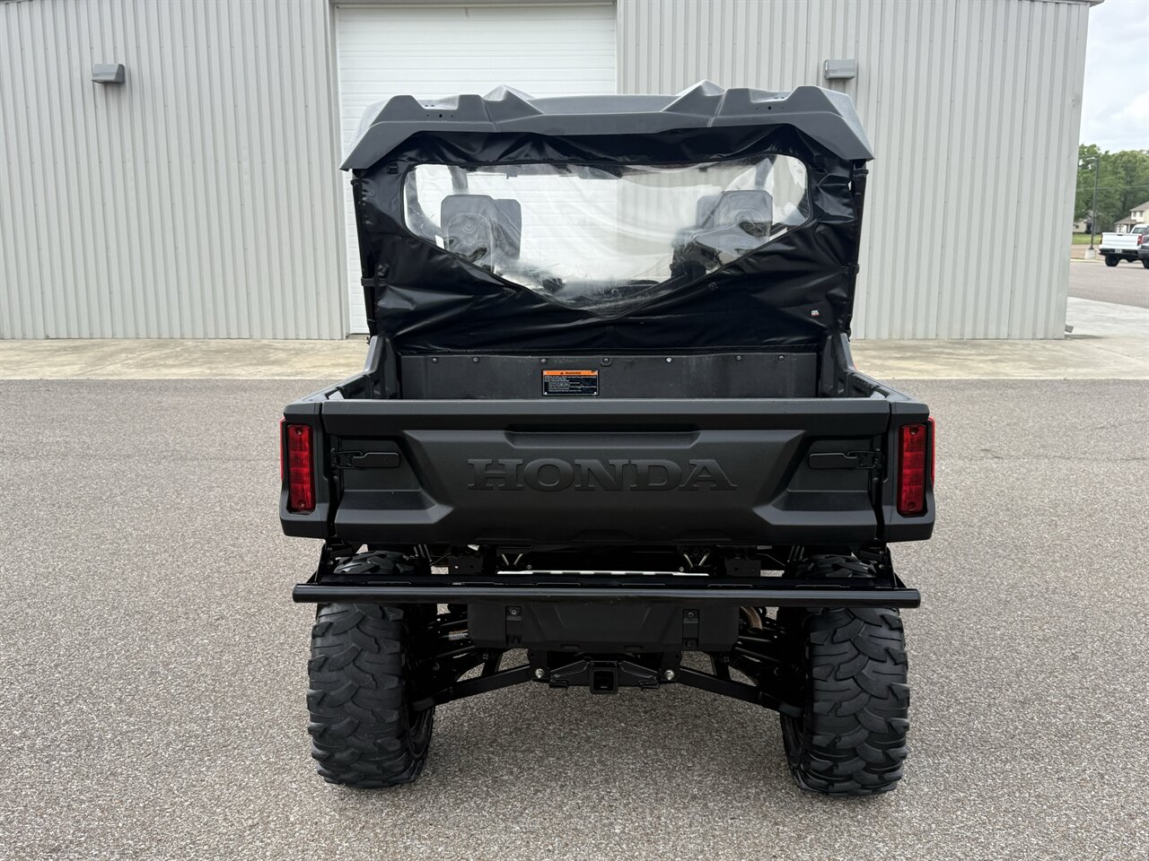 2023 Honda Pioneer 1000-6 Crew Deluxe   - Photo 6 - Martin, TN 38237
