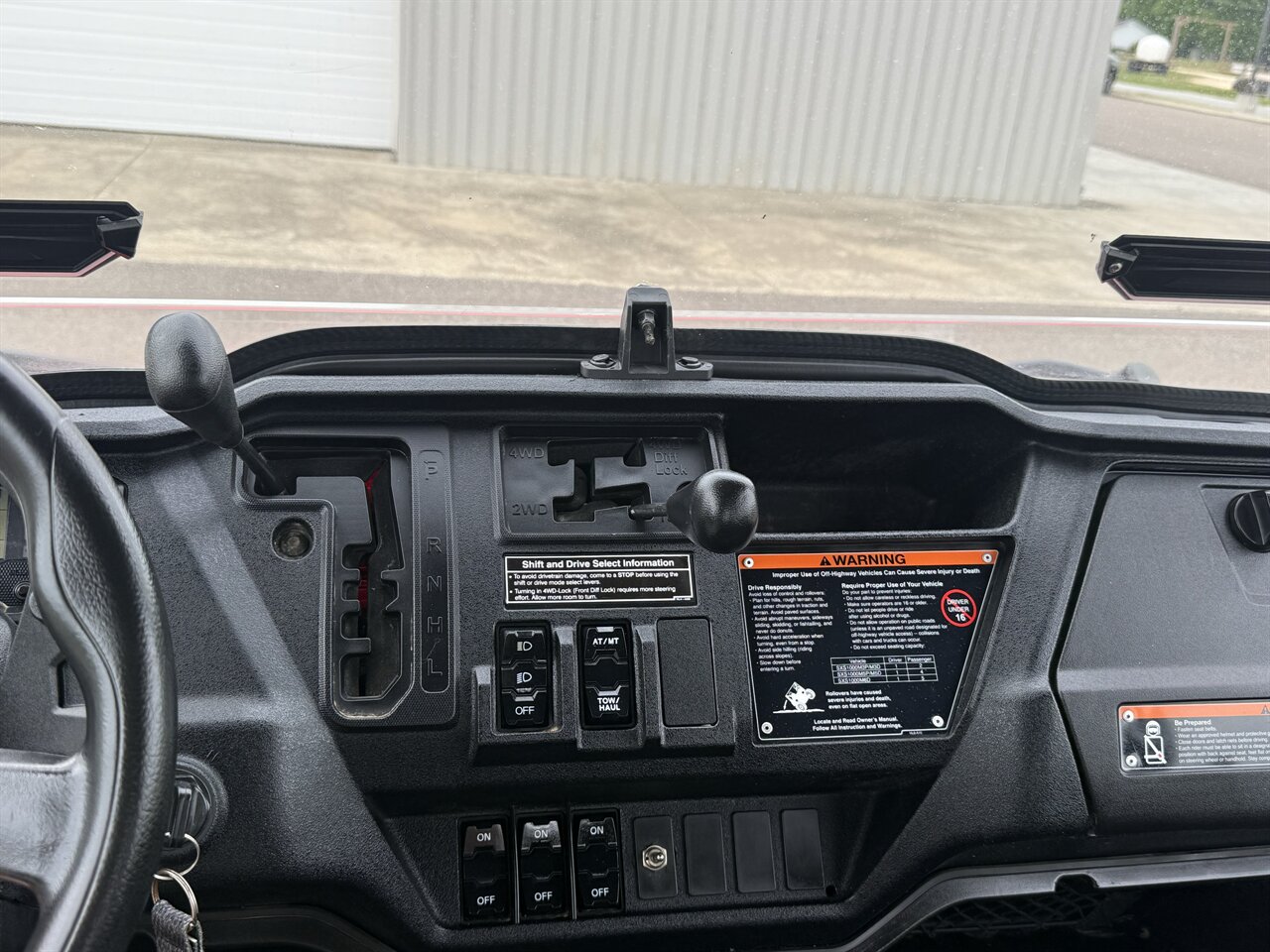 2023 Honda Pioneer 1000-6 Crew Deluxe   - Photo 14 - Martin, TN 38237