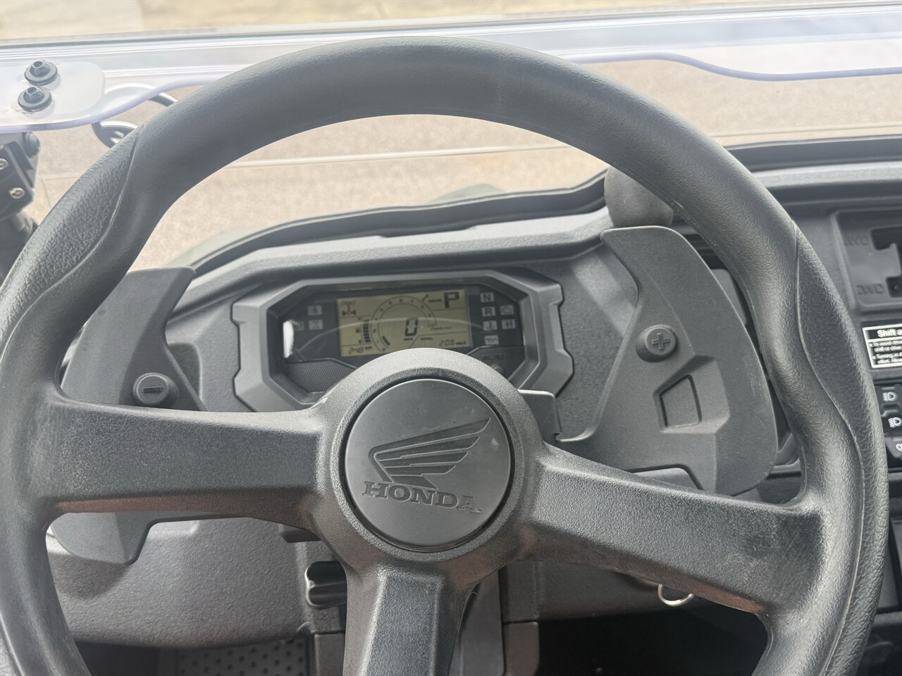 2024 Honda Pioneer 1000-3 EPS - Photo 13 - Martin, TN 38237
