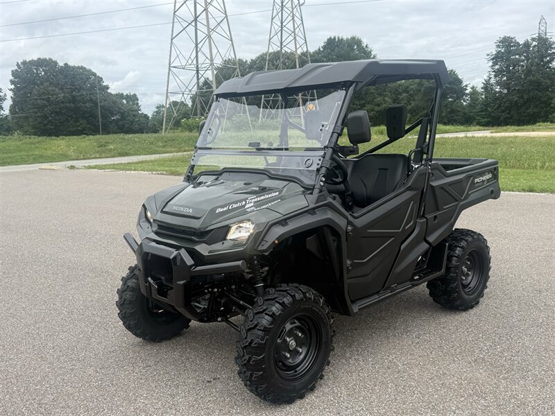 2024 Honda Pioneer 1000-3 EPS - Photo 3 - Martin, TN 38237