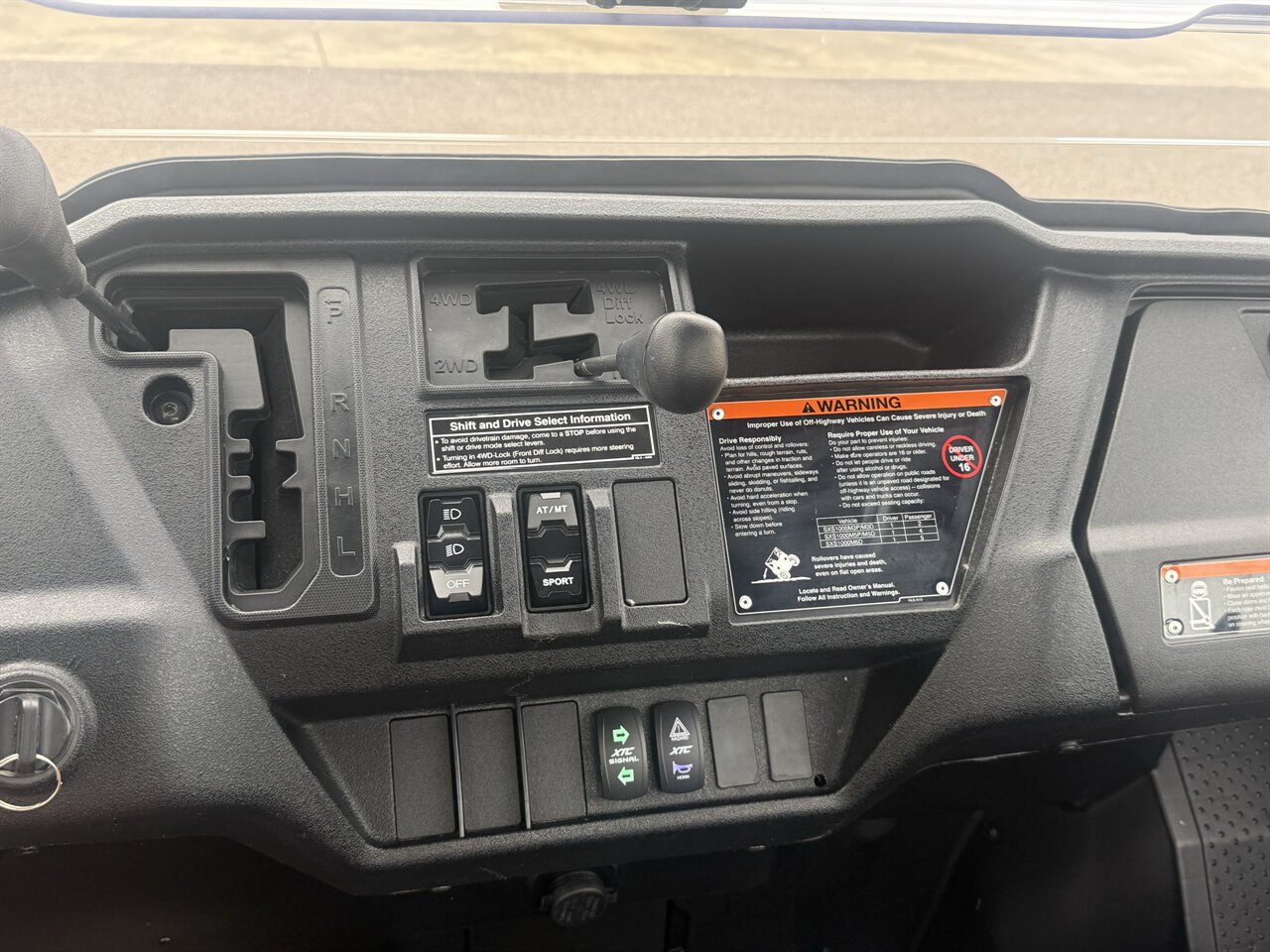 2024 Honda Pioneer 1000-3 EPS - Photo 12 - Martin, TN 38237