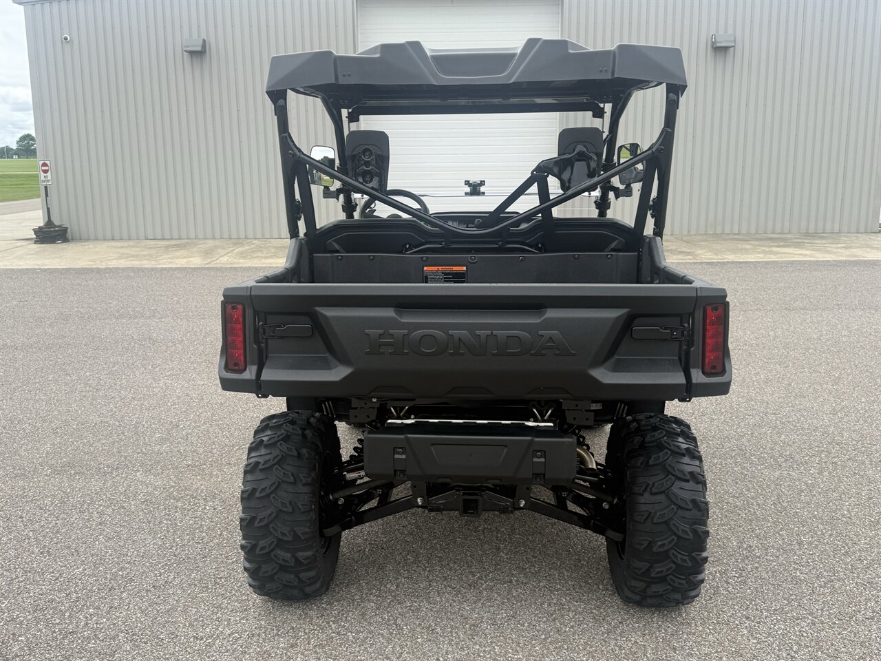 2024 Honda Pioneer 1000-3 EPS - Photo 6 - Martin, TN 38237