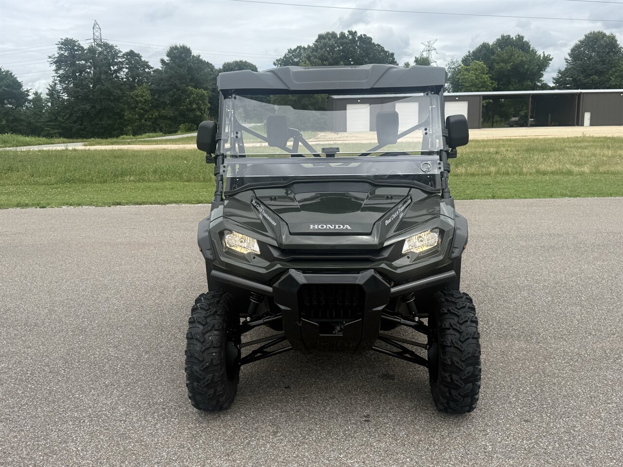 2024 Honda Pioneer 1000-3 EPS - Photo 10 - Martin, TN 38237