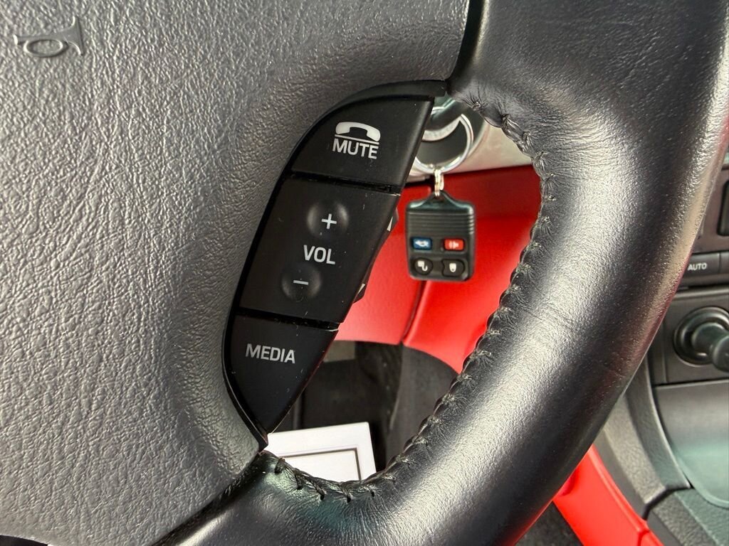 2003 Ford Thunderbird   - Photo 37 - Martin, TN 38237