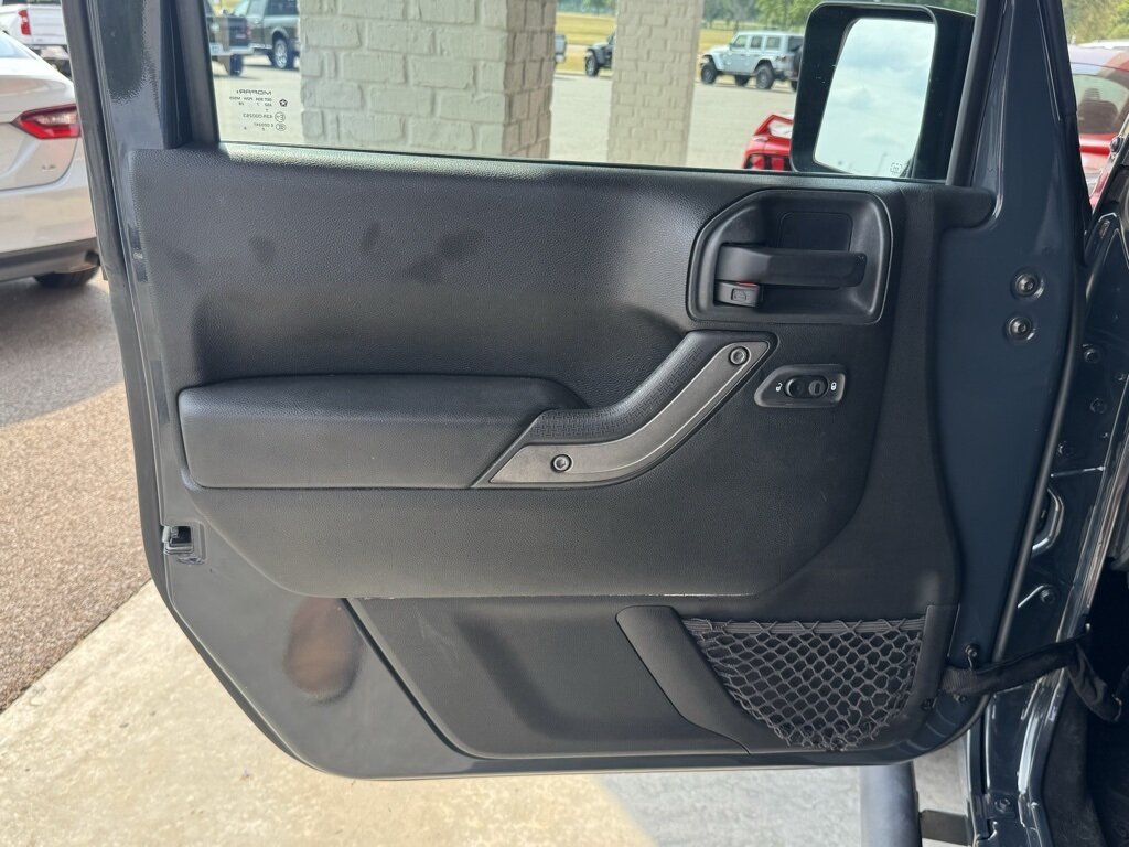 2018 Jeep Wrangler JK Sport   - Photo 29 - Martin, TN 38237