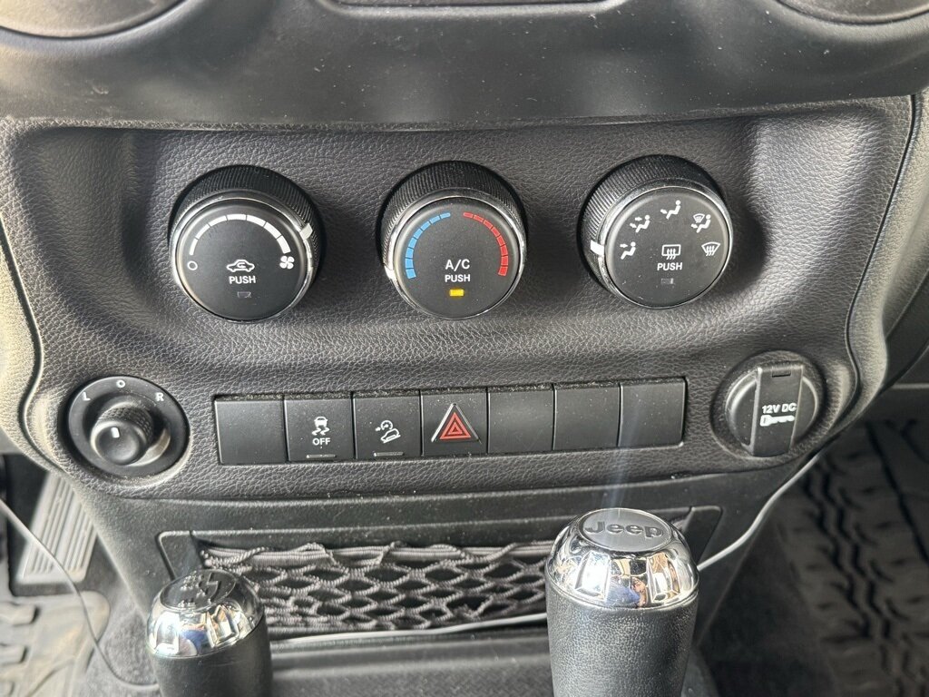 2018 Jeep Wrangler JK Sport   - Photo 26 - Martin, TN 38237