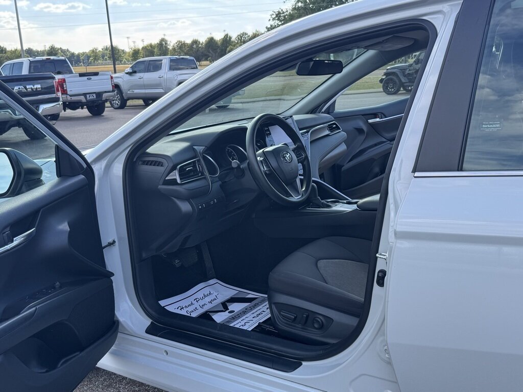 2023 Toyota Camry LE - Photo 20 - Martin, TN 38237
