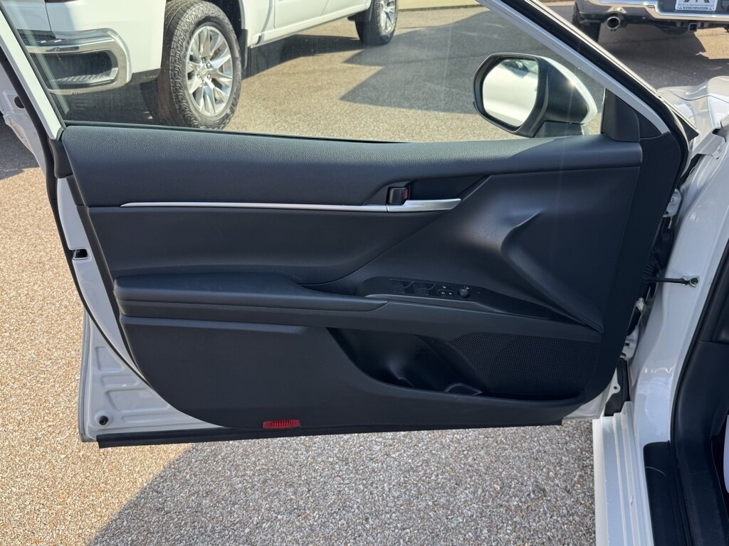 2023 Toyota Camry LE - Photo 33 - Martin, TN 38237