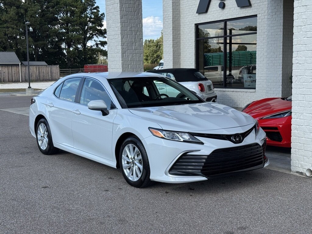 2023 Toyota Camry LE - Photo 18 - Martin, TN 38237