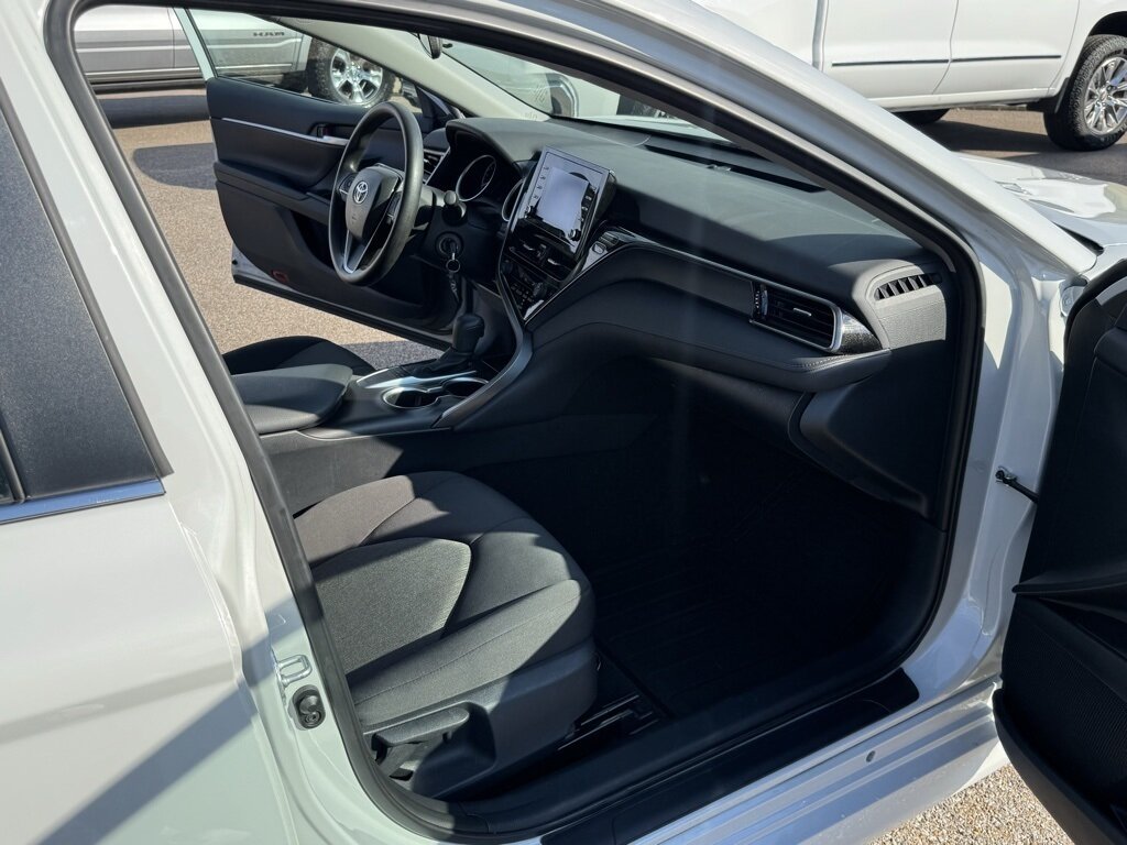 2023 Toyota Camry LE - Photo 40 - Martin, TN 38237