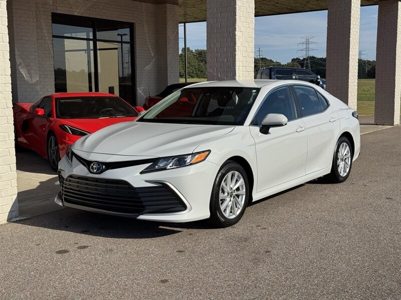 2023 Toyota Camry LE - Photo 3 - Martin, TN 38237
