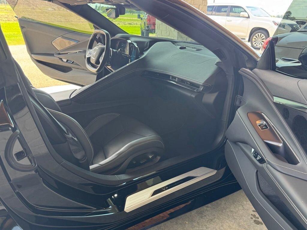 2025 Chevrolet Corvette Stingray 2LT - Photo 34 - Martin, TN 38237