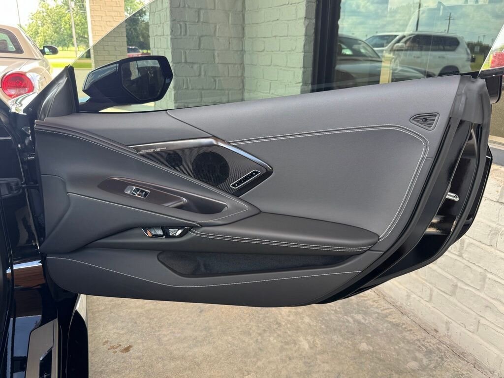 2025 Chevrolet Corvette Stingray 2LT - Photo 36 - Martin, TN 38237