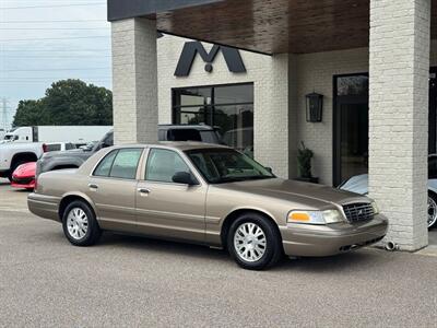 2004 Ford Crown Victoria LX Sedan