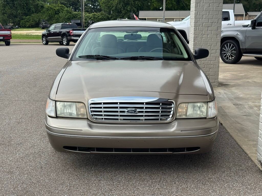 2004 Ford Crown Victoria LX - Photo 20 - Martin, TN 38237