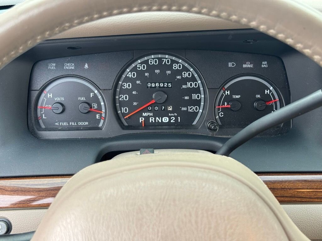 2004 Ford Crown Victoria LX - Photo 24 - Martin, TN 38237