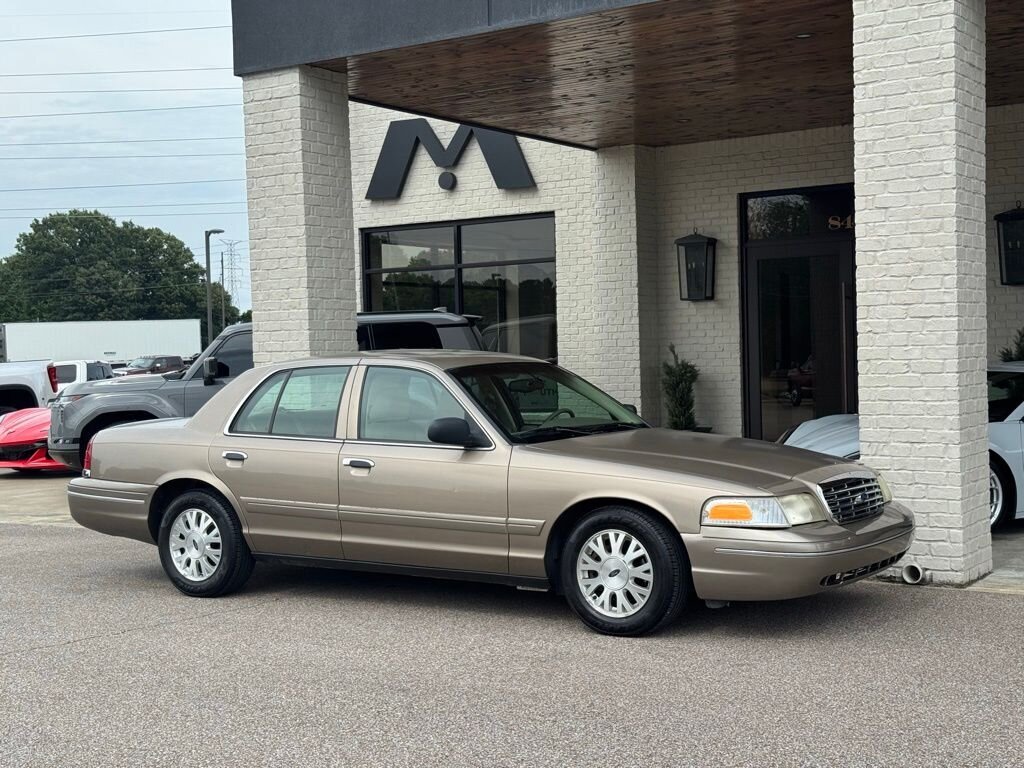 2004 Ford Crown Victoria LX - Photo 18 - Martin, TN 38237