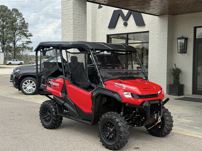 2024 Honda Pioneer 1000-5 Deluxe  