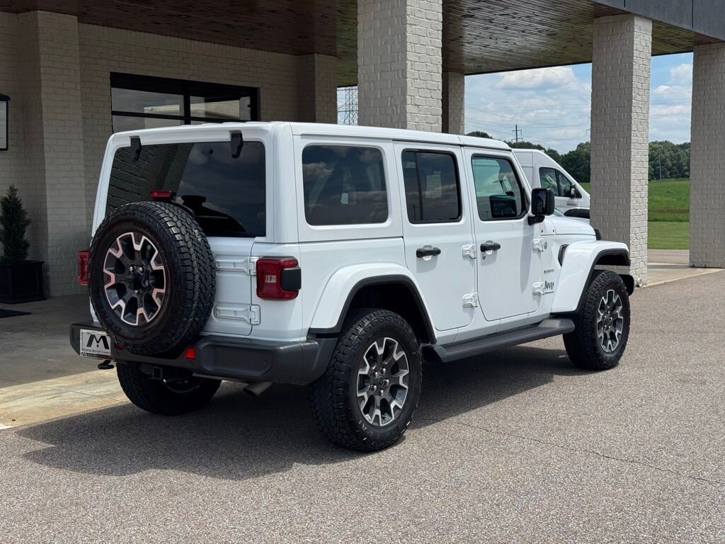 2024 Jeep Wrangler Sahara - Photo 11 - Martin, TN 38237